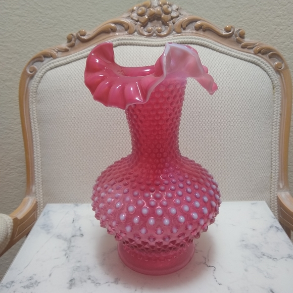 FENTON Cranberry Opalescent Hobnail Vase - Picture 4 of 9